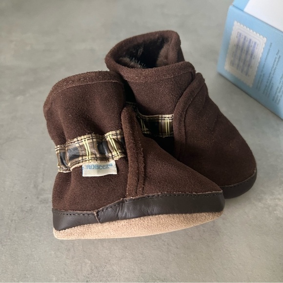 🆕 Robeez Cozy Ankle Bootie Suede Leather Soft Soles Crib Shoe 0-6 mo / Us 1-2 - Picture 6 of 11